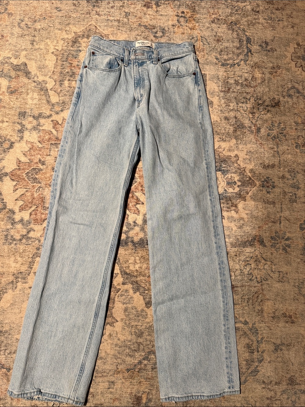 Abercrombie & Fitch the 90s relaxed Jean high wasted